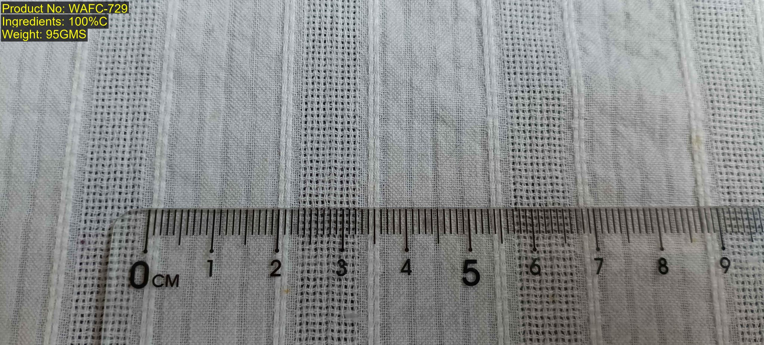 Tecido 100% algodão dobby jacquard listrado com efeito seersucker enrugado e textura 3D, calibrado com régua / escala bloqueada / repetição de urdidura 3,4 cm / combinação de listra seersucker + tecelagem plana / evidência de jacquard tecido não estampado.