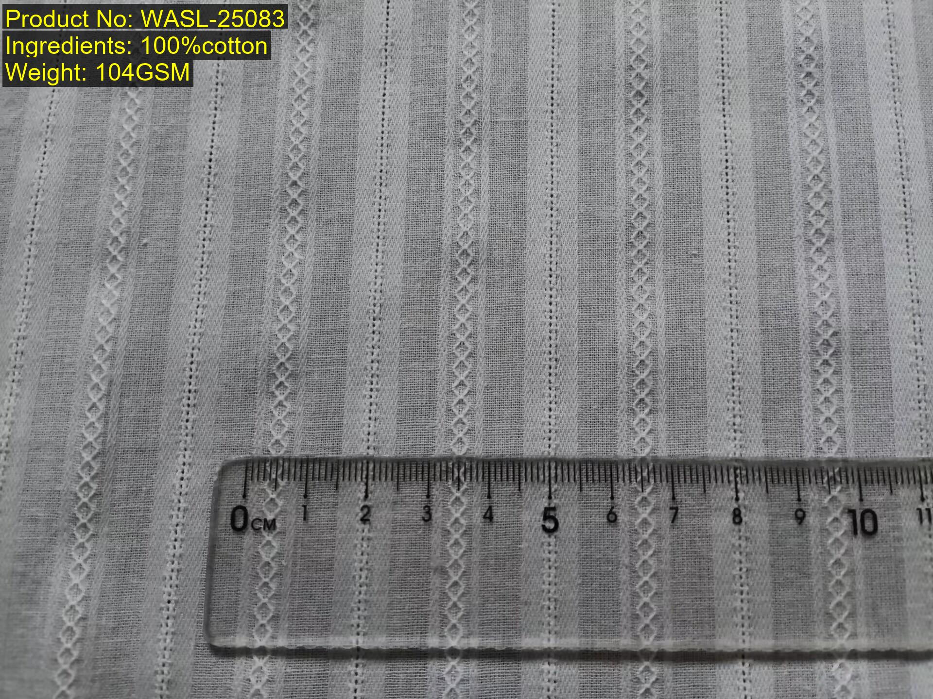 Warp-direction leno bands with distinct diamond openwork structure